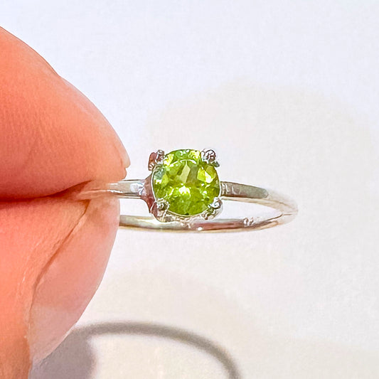 Peridot Circle Sterling Silver Ring
